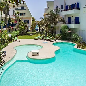 Leme Bedje - Pool, Wifi & Beachfront Apartment